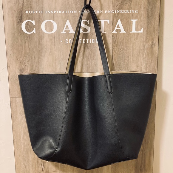 Venus Oversized Tote Bag ~ Reversible Black or Gold - Picture 2 of 5